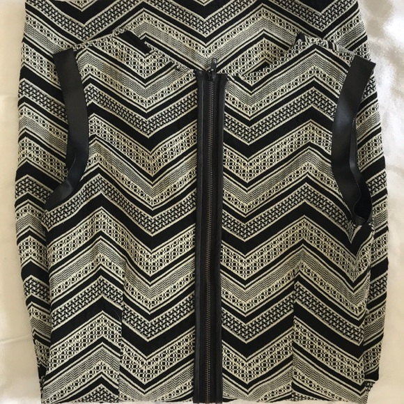 Beautiful Dress - Picture 3 of 4